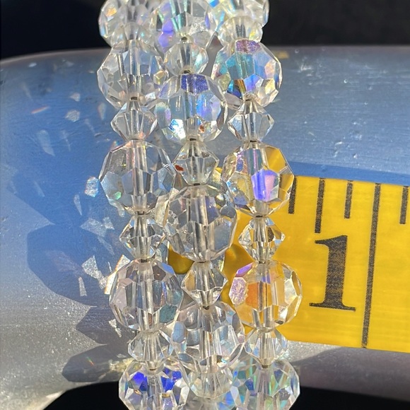 Aurora Borealis bracelet and hanging clip earrings. - Picture 13 of 14